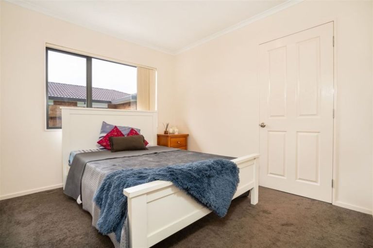 Photo of property in 8 Sid Place, Mangere, Auckland, 2022