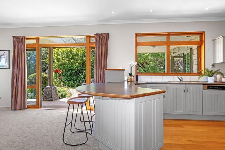 Photo of property in 3 Watlings Place, Kennedys Bush, Christchurch, 8025