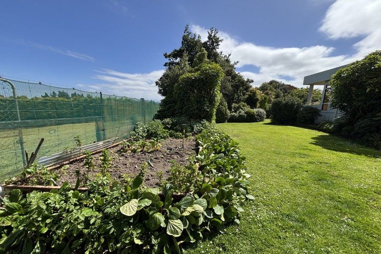 Photo of property in 174 Awamoa Road, Holmes Hill, Oamaru, 9492