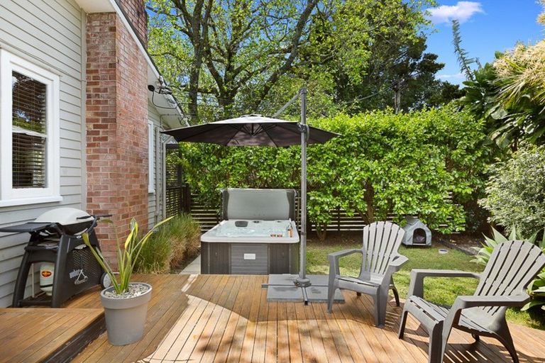 Photo of property in 1/67 Matipo Road, Te Atatu Peninsula, Auckland, 0610