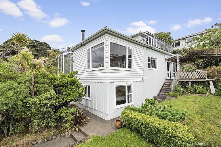 Photo of property in 32 Sugarloaf Road, Brooklyn, Wellington, 6021