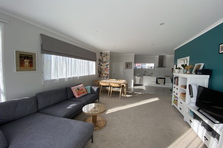 Photo of property in 10 Piko Lane, Hobsonville, Auckland, 0616