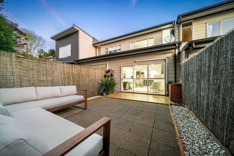 Photo of property in 3/206 Manuka Road, Bayview, Auckland, 0629