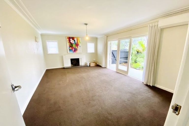 Photo of property in 11 Hikurangi Street, Te Atatu Peninsula, Auckland, 0610