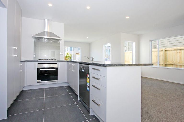 Photo of property in 35 Treestump Road, Takanini, 2112