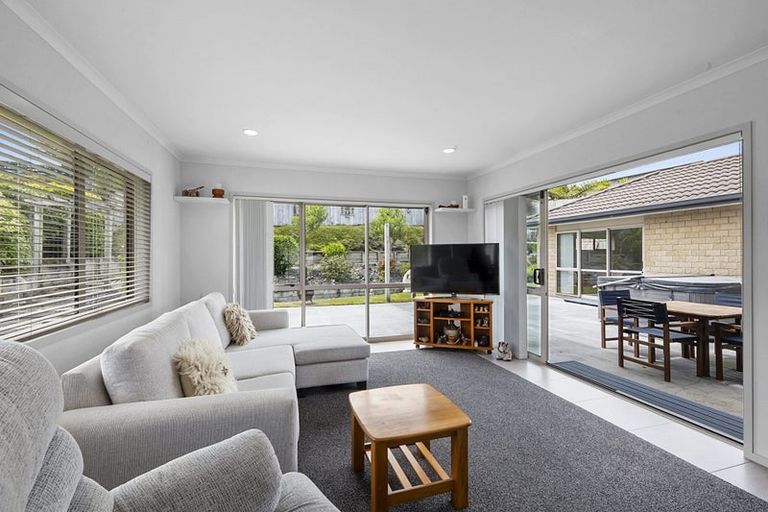 Photo of property in 27 Redwood Crescent, Hurdon, New Plymouth, 4310