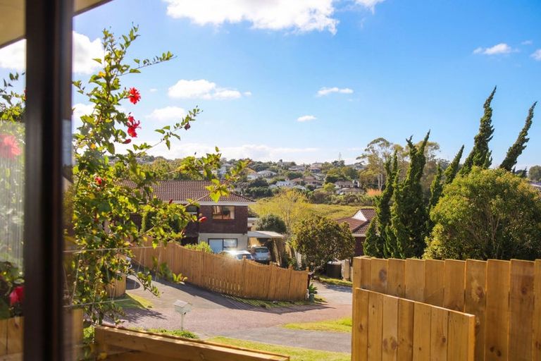 Photo of property in 2/39 Rapallo Place, Farm Cove, Auckland, 2012
