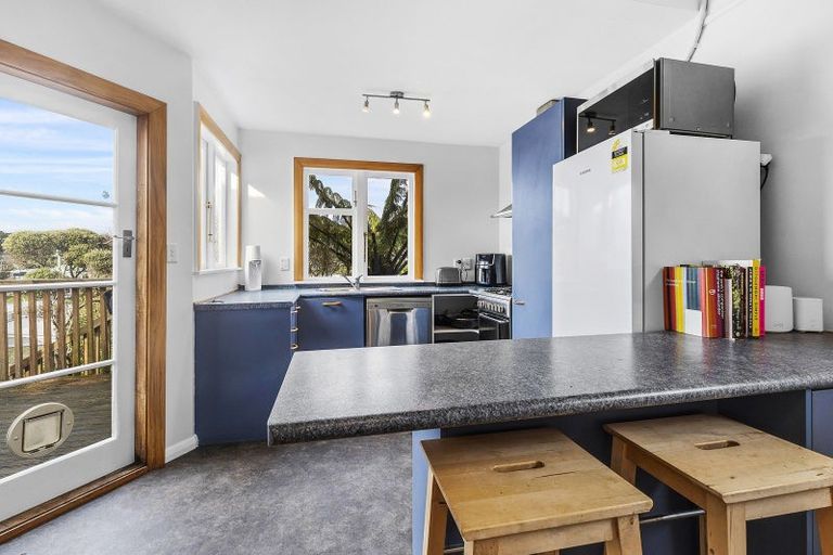 Photo of property in 16 Charlotte Avenue, Brooklyn, Wellington, 6021