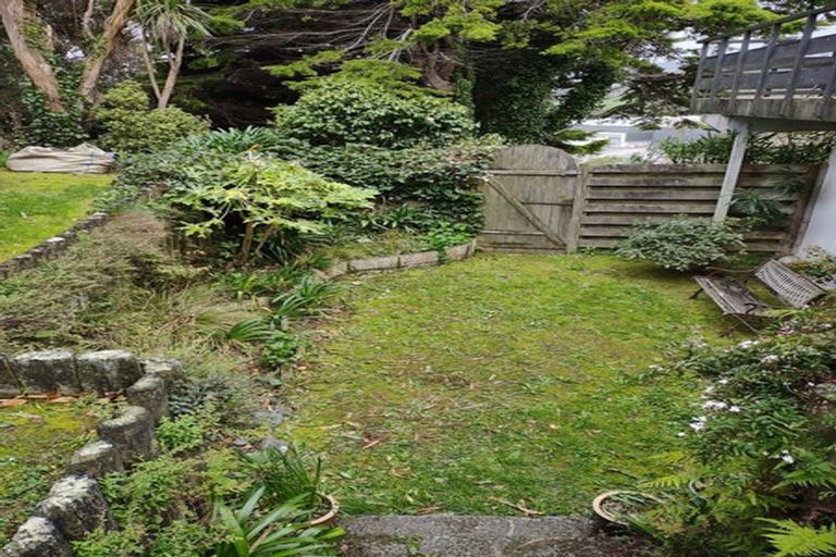 Photo of property in 18a Caesars Place, Churton Park, Wellington, 6037