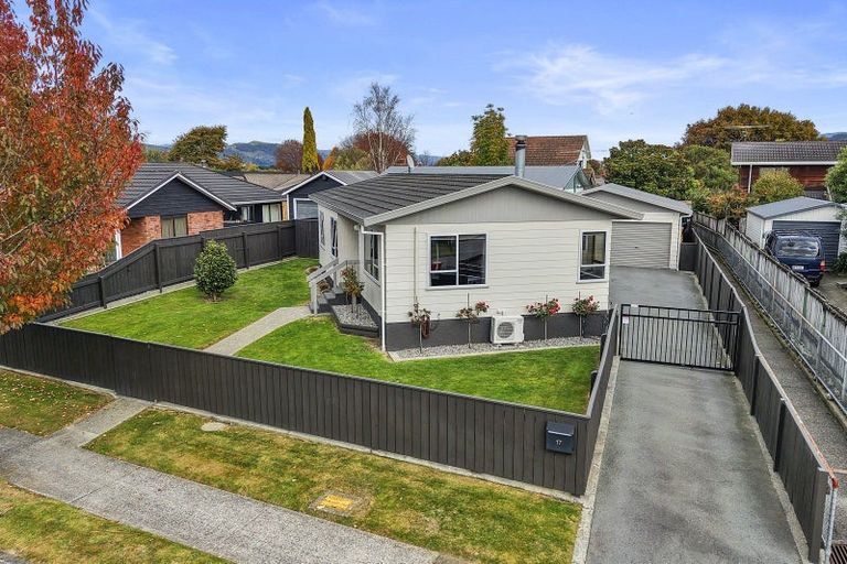 Photo of property in 17 Memphis Grove, Totara Park, Upper Hutt, 5018