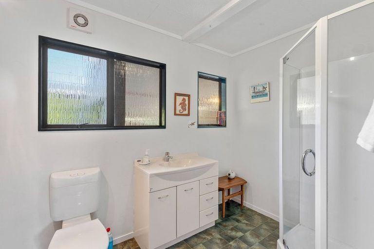 Photo of property in 4 Moana Street, Otaki Beach, Otaki, 5512