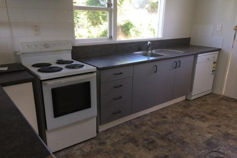 Photo of property in 6 Kia Ora Road, Beach Haven, Auckland, 0626