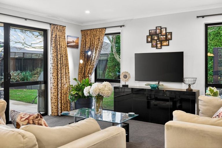 Photo of property in 21 Bernice Crescent, Yaldhurst, Christchurch, 8042