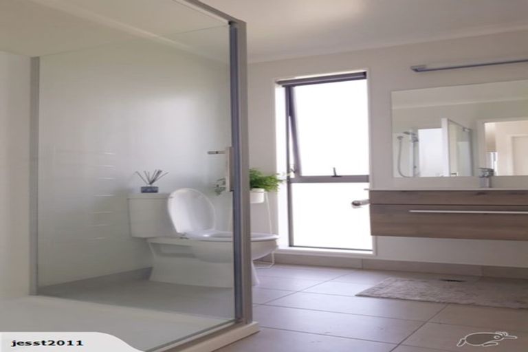 Photo of property in 25 Rangihina Road, Hobsonville, Auckland, 0616