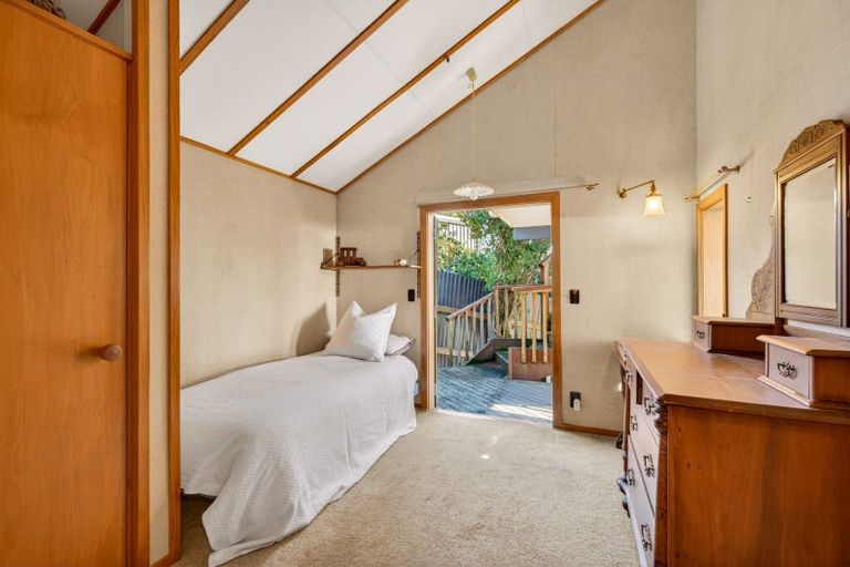 Photo of property in 122a Chaucer Road, Hospital Hill, Napier, 4110
