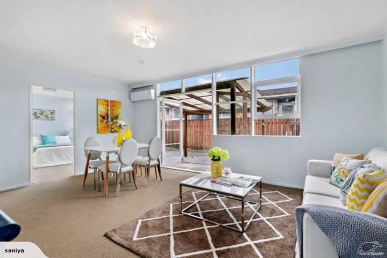 Photo of property in 2/86 Portage Road, New Lynn, Auckland, 0600