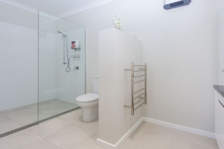 Photo of property in 183 Main Street, Greytown, 5712