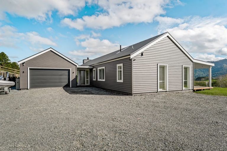 Photo of property in 48 Upper Whangateau Road, Big Omaha, 0985
