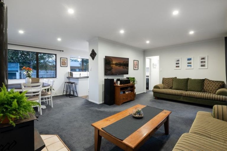 Photo of property in 4a Kimber Grove, Papamoa Beach, Papamoa, 3118