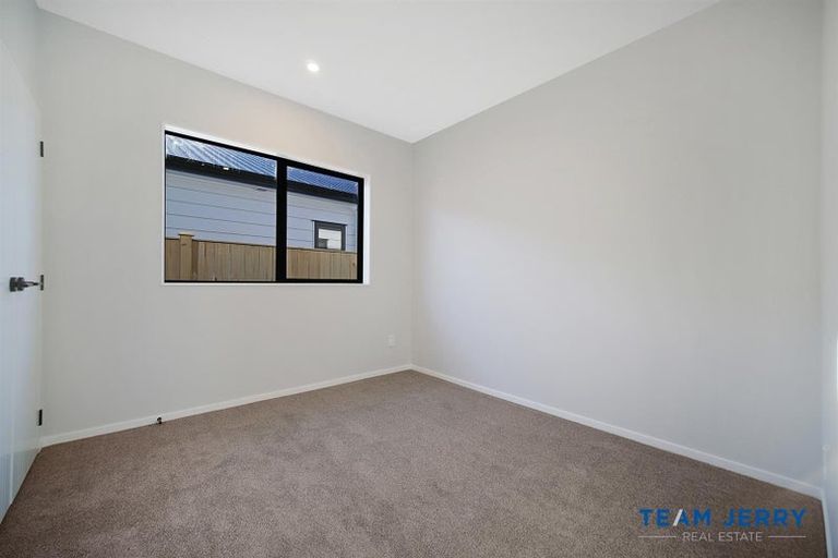 Photo of property in 43 Tributary Parade, Karaka, 2113