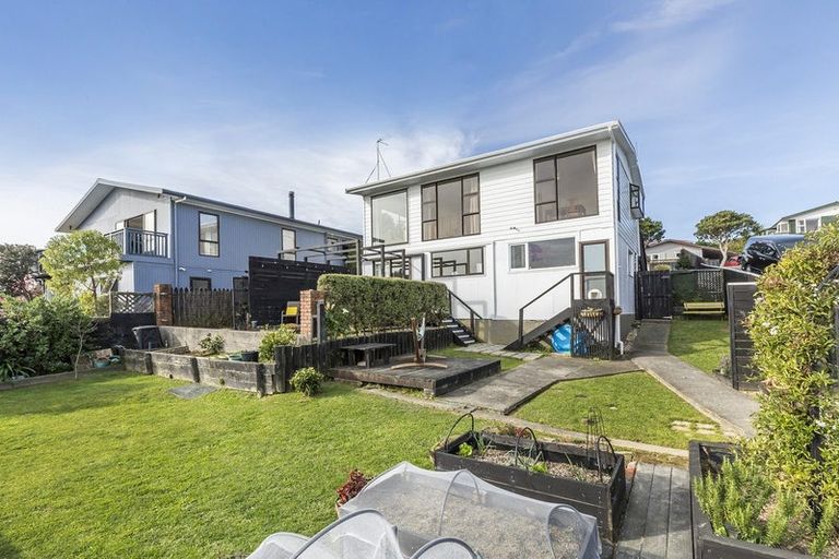 Photo of property in 128 Conclusion Street, Ascot Park, Porirua, 5024