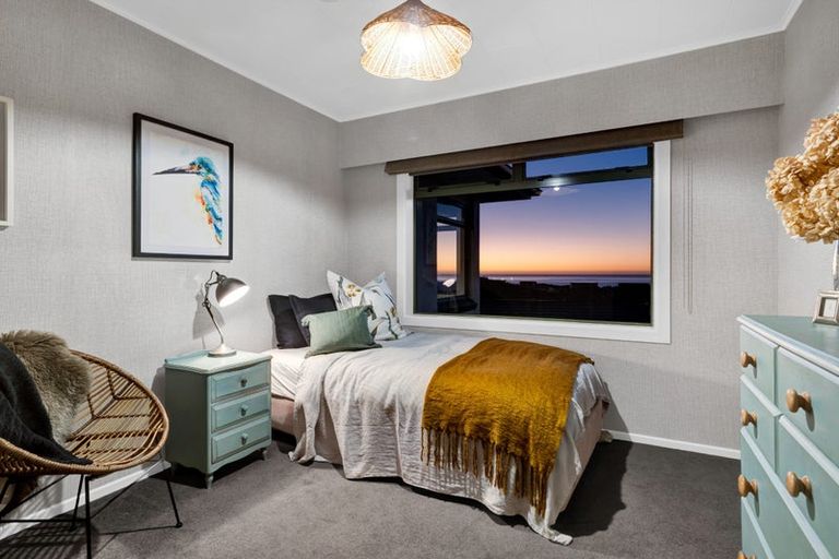 Photo of property in 24 Darwin Crescent, Spotswood, New Plymouth, 4310