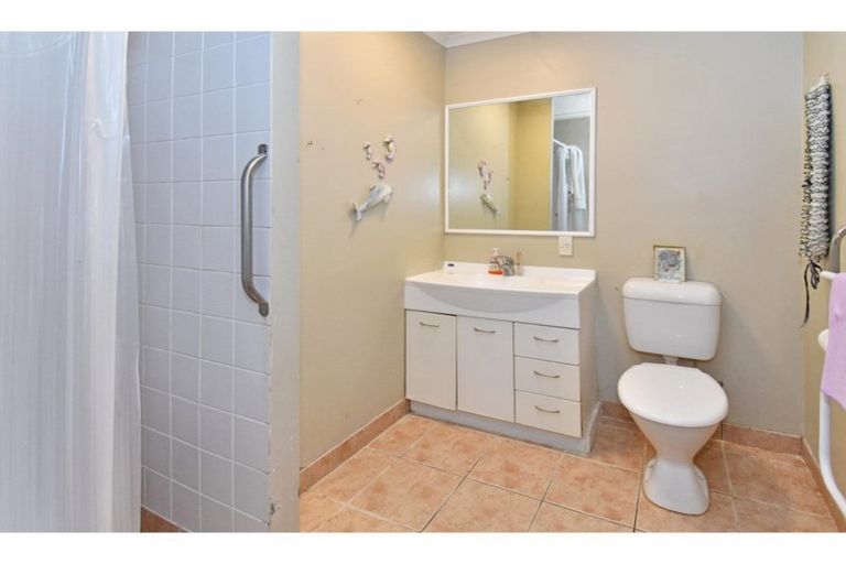 Photo of property in 2/36 Growers Lane, Mangere East, Auckland, 2024