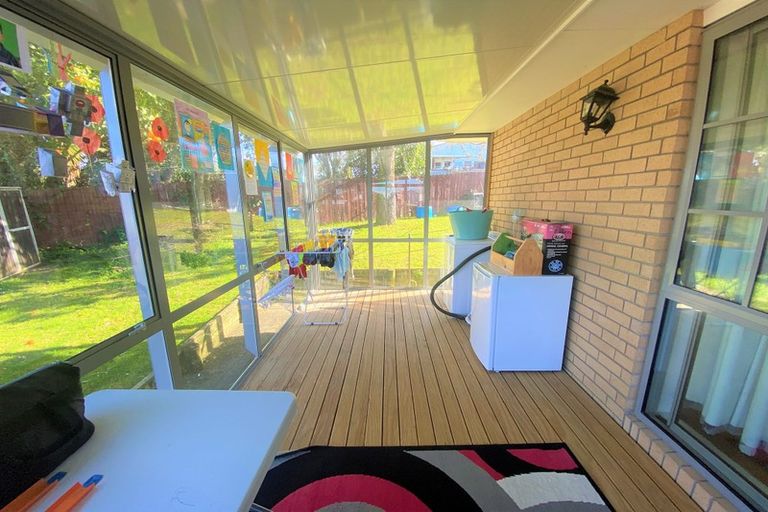 Photo of property in 30 Megan Avenue, Pakuranga Heights, Auckland, 2010