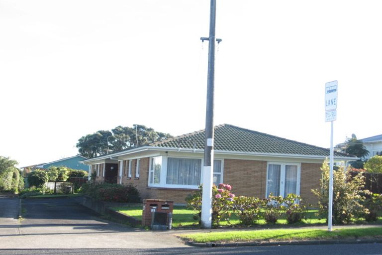 Photo of property in 2/93 Great South Road, Manurewa, Auckland, 2102