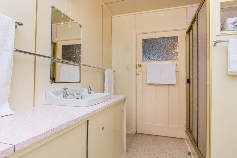 Photo of property in 38 Mills Road, Brooklyn, Wellington, 6021