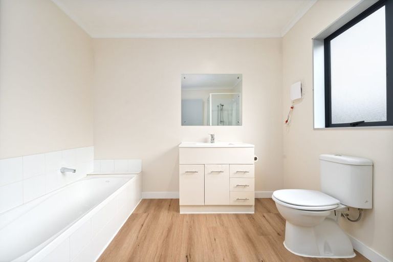 Photo of property in 13 Pyramid Place, Glen Eden, Auckland, 0602