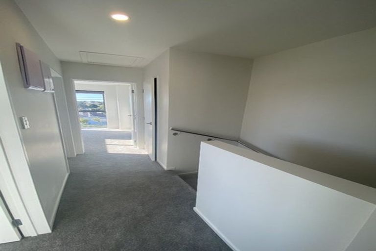 Photo of property in 1/39 Renata Crescent, Te Atatu Peninsula, Auckland, 0610