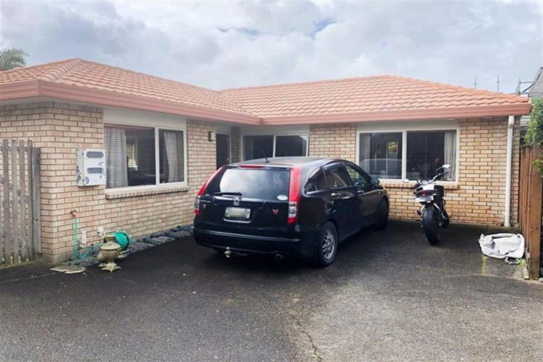 Photo of property in 1/58 Walton Street, Red Beach, 0932