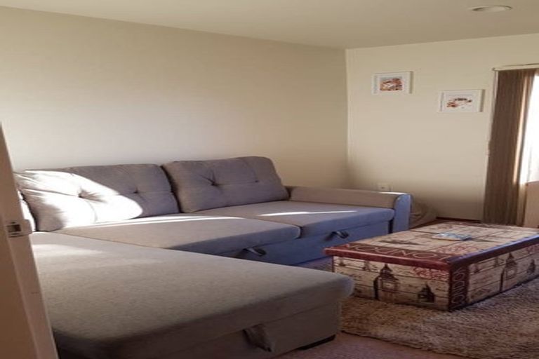 Photo of property in 14 Marina View, Paremata, Porirua, 5026