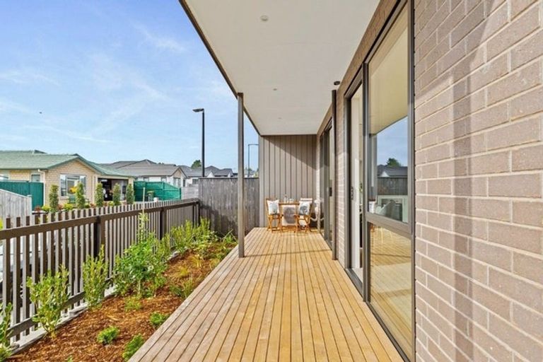 Photo of property in 2/38 Jane Maree Road, Kumeu, 0810