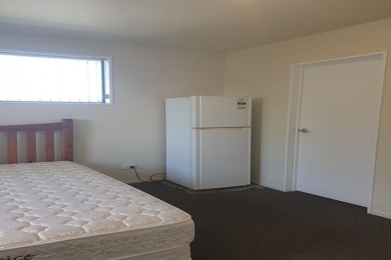 Photo of property in 100 Rattray Street, Riccarton, Christchurch, 8041