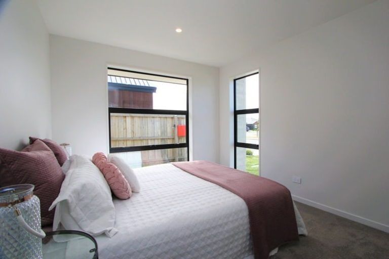 Photo of property in 17 Northmoor Boulevard, Rolleston, 7615