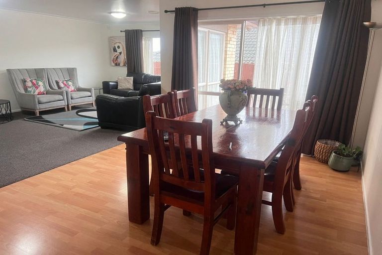 Photo of property in 13 Carrick Glen Avenue, Flat Bush, Auckland, 2019