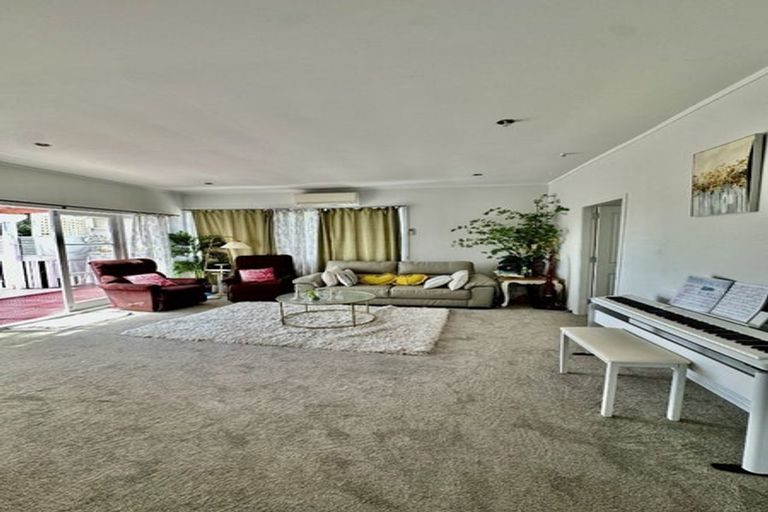 Photo of property in 1/27 Rosedale Road, Pinehill, Auckland, 0632