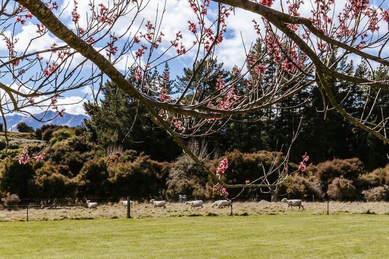 Photo of property in 1050 Lake Hawea-albert, Albert Town, Wanaka, 9382