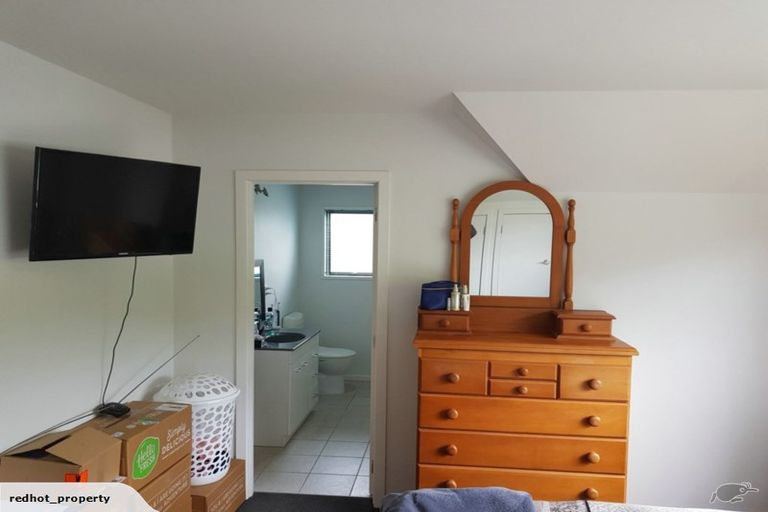 Photo of property in 1 Ridley Green, Churton Park, Wellington, 6037