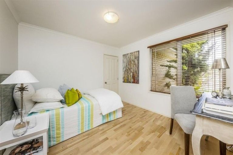 Photo of property in 16 Karson Place, Flat Bush, Auckland, 2016