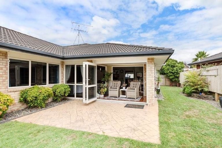 Photo of property in 8 Parkhaven Drive, Rosehill, Papakura, 2113