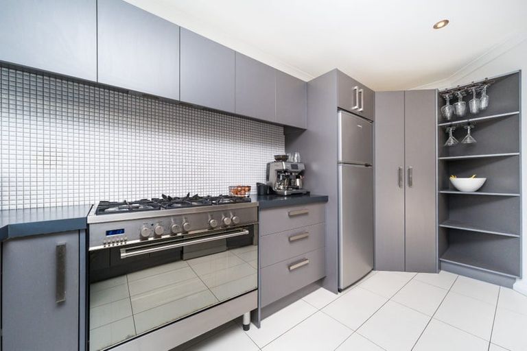Photo of property in 26 Chestnut Close, Kelvin Grove, Palmerston North, 4414