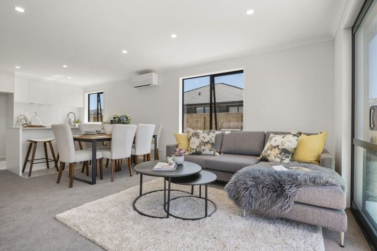 Photo of property in 5 Pouate Way, Waiuku, 2123