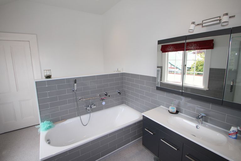 Photo of property in 32 Hull Street, South Hill, Oamaru, 9400