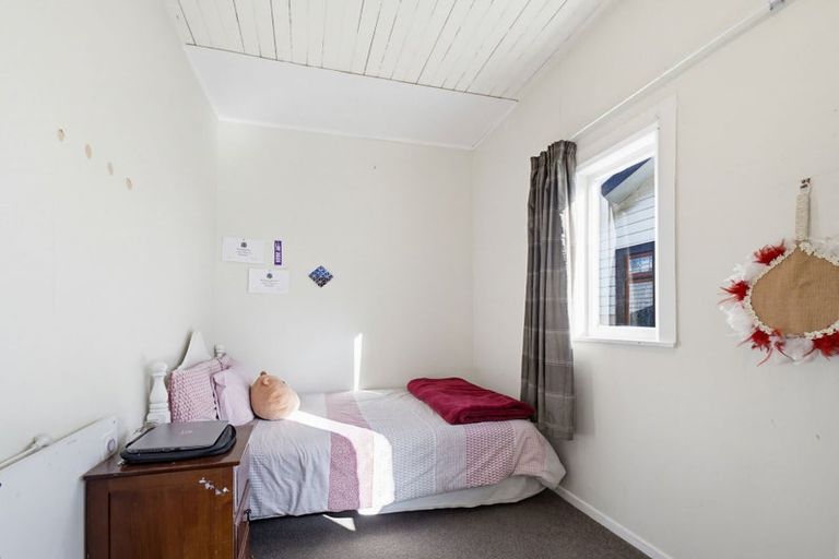 Photo of property in 12 Lyndhurst Street, Takaro, Palmerston North, 4412