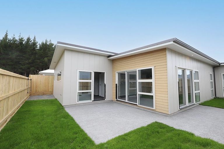 Photo of property in 42 Te Ara O Roimata, Wainuiomata, Lower Hutt, 5014