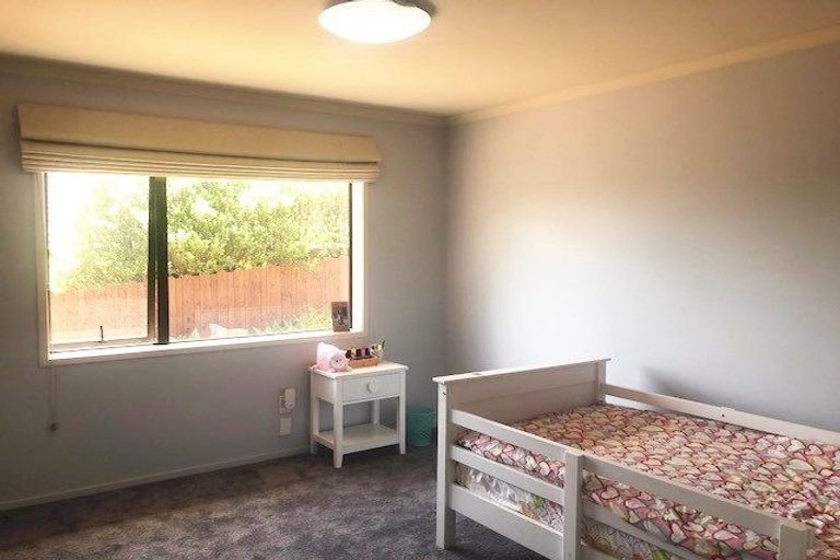 Photo of property in 20 Seamount Drive, Red Beach, 0932