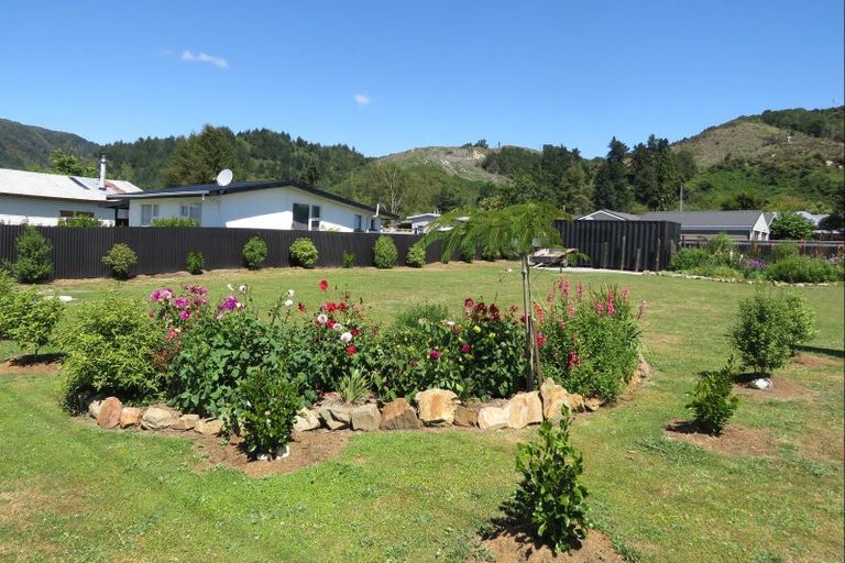 Photo of property in 77 Shiel Street, Reefton, 7830